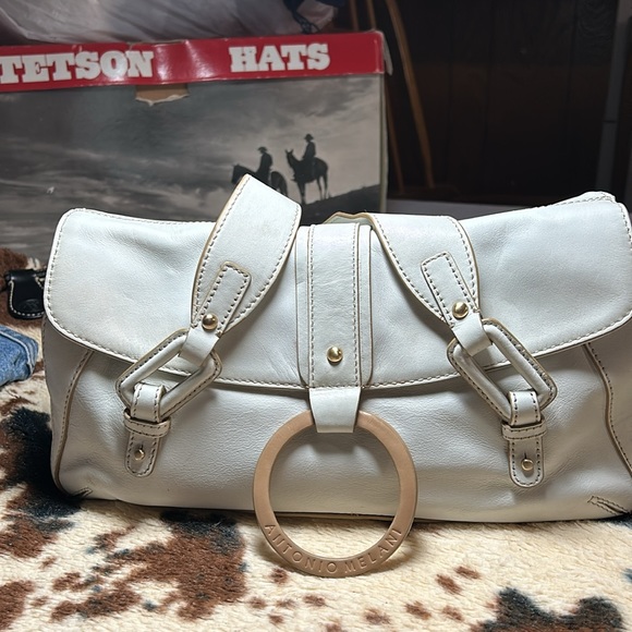 Antonio Melani Ladies off-white purse by Good condition. Nice - Picture 3 of 10
